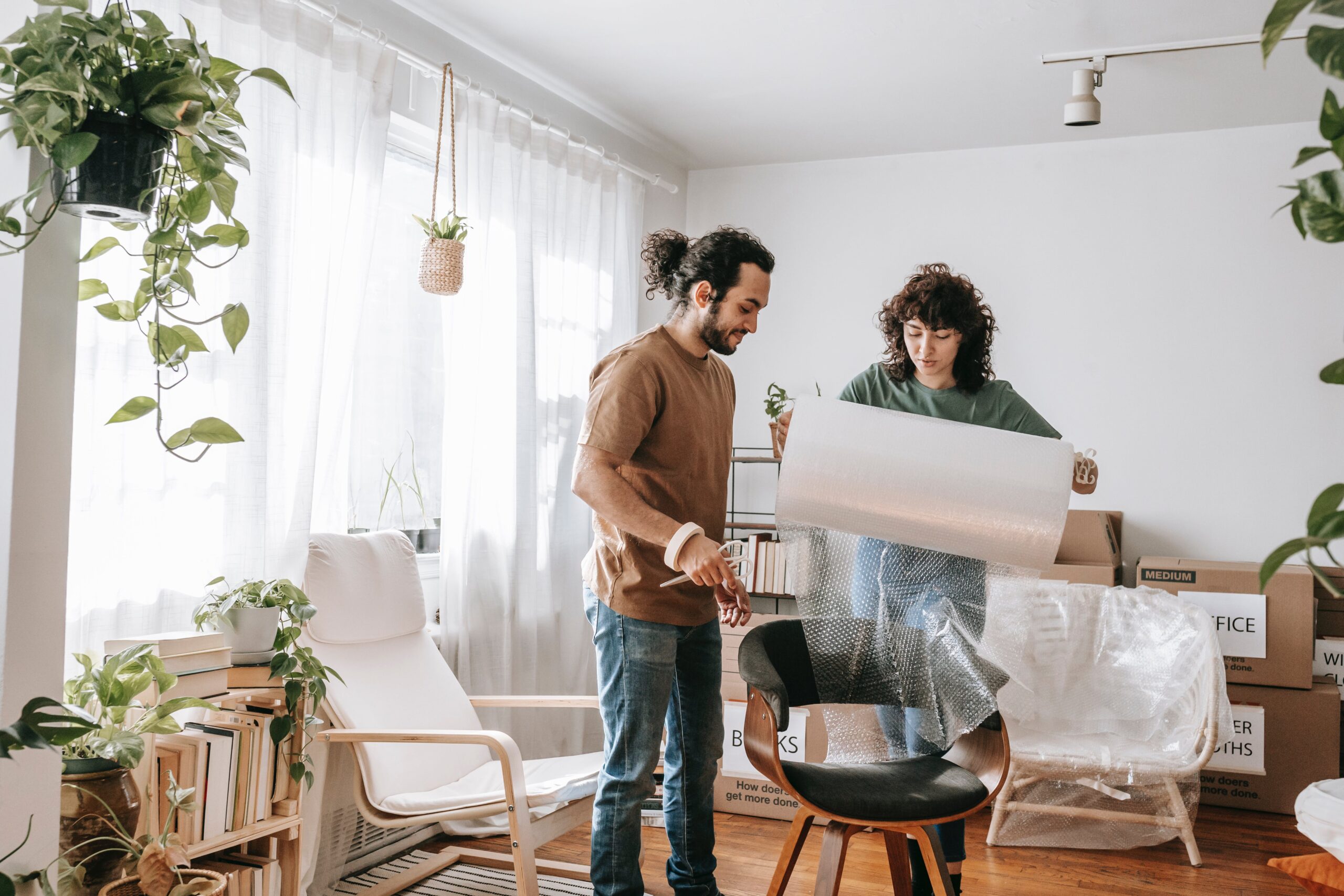 How to find an appropriate removals company when moving house
