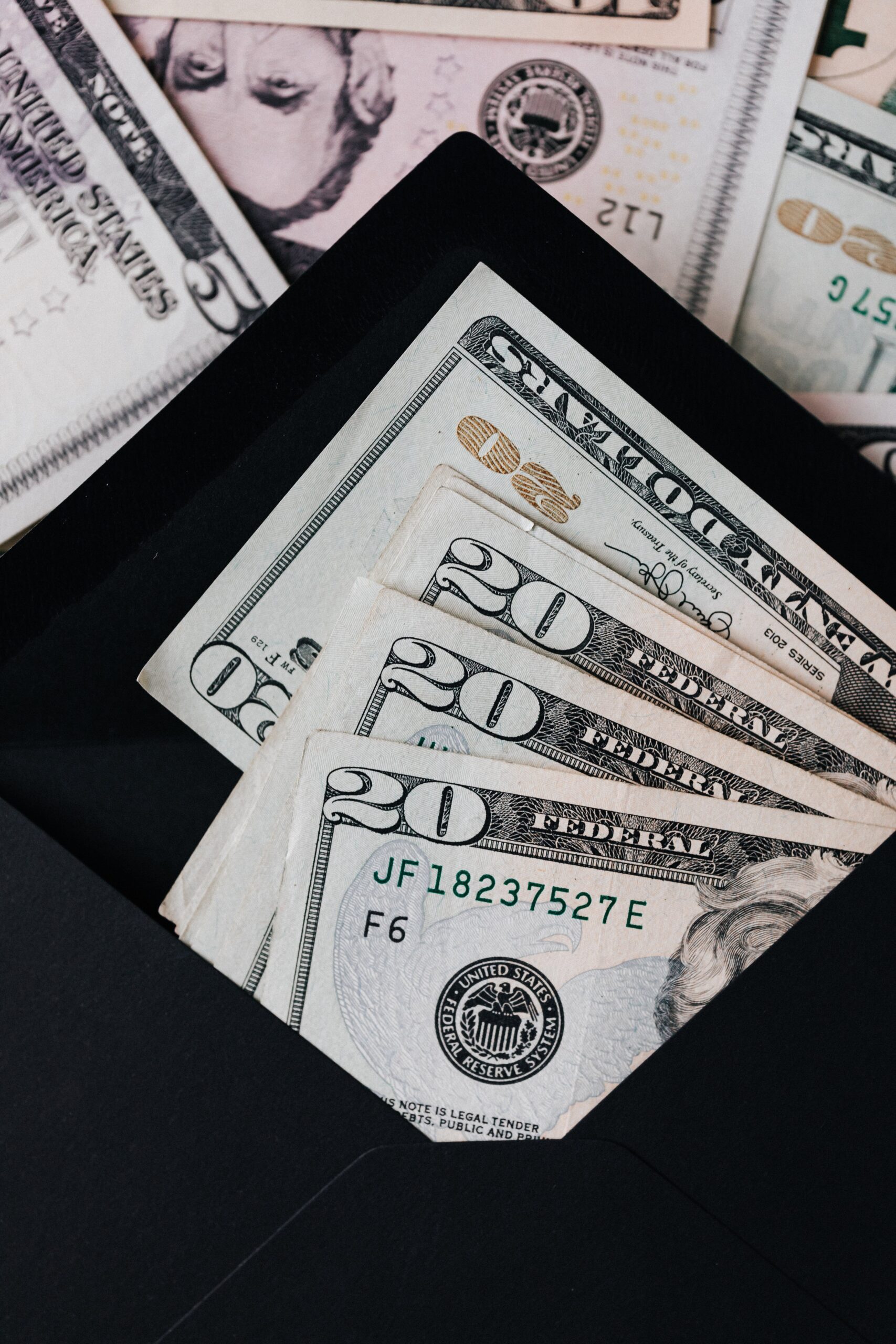How to save money on moving day